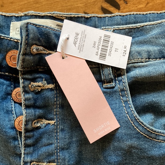 2 for $10 | Eightytwo Ardene Button fly denim shorts - Picture 3 of 8
